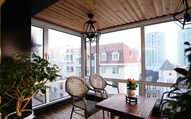 陽臺(tái)裝修吊頂2.jpg 陽臺(tái)裝修吊頂2.jpg